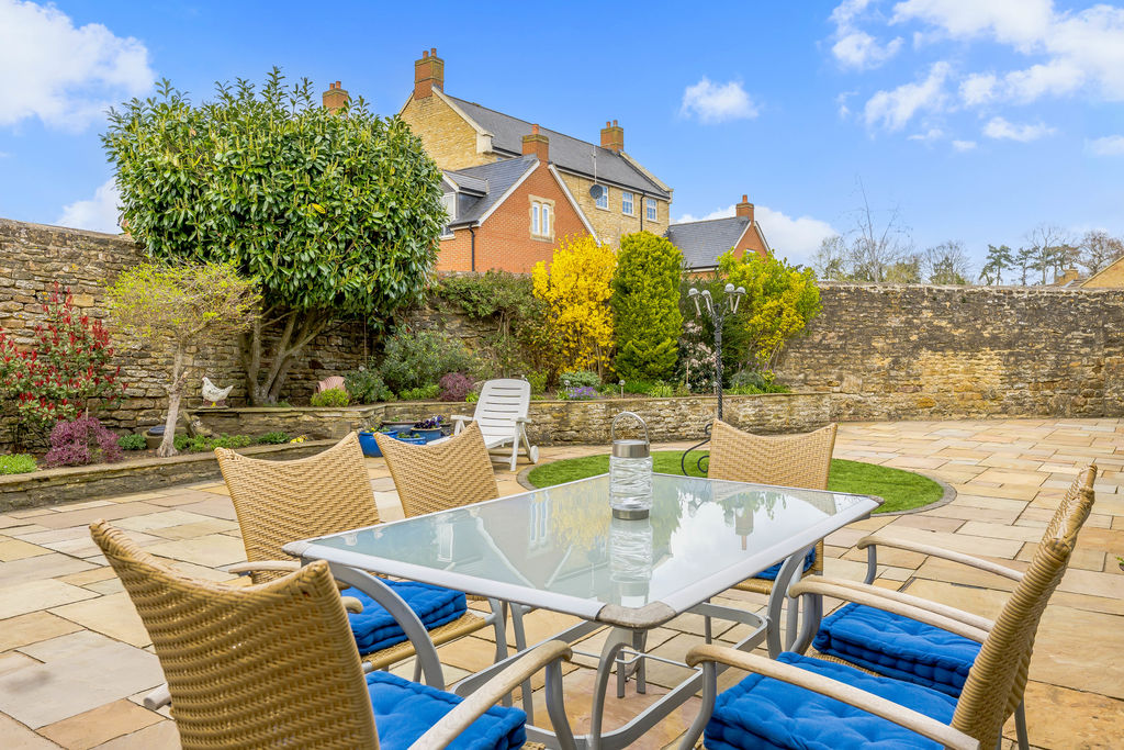 Astrop Road Kings Sutton